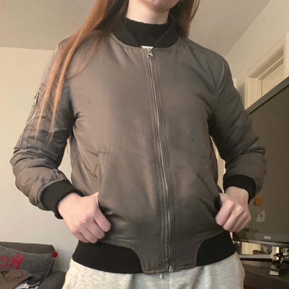 💸 Muted Olive Bomber Jacket - Picture 10 of 11